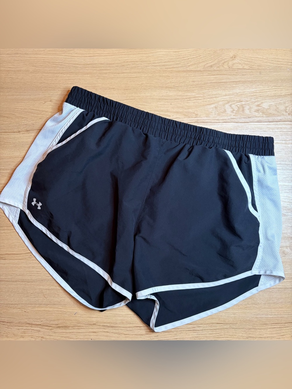 Under Armour Black & White Running Shorts Large Lightweight